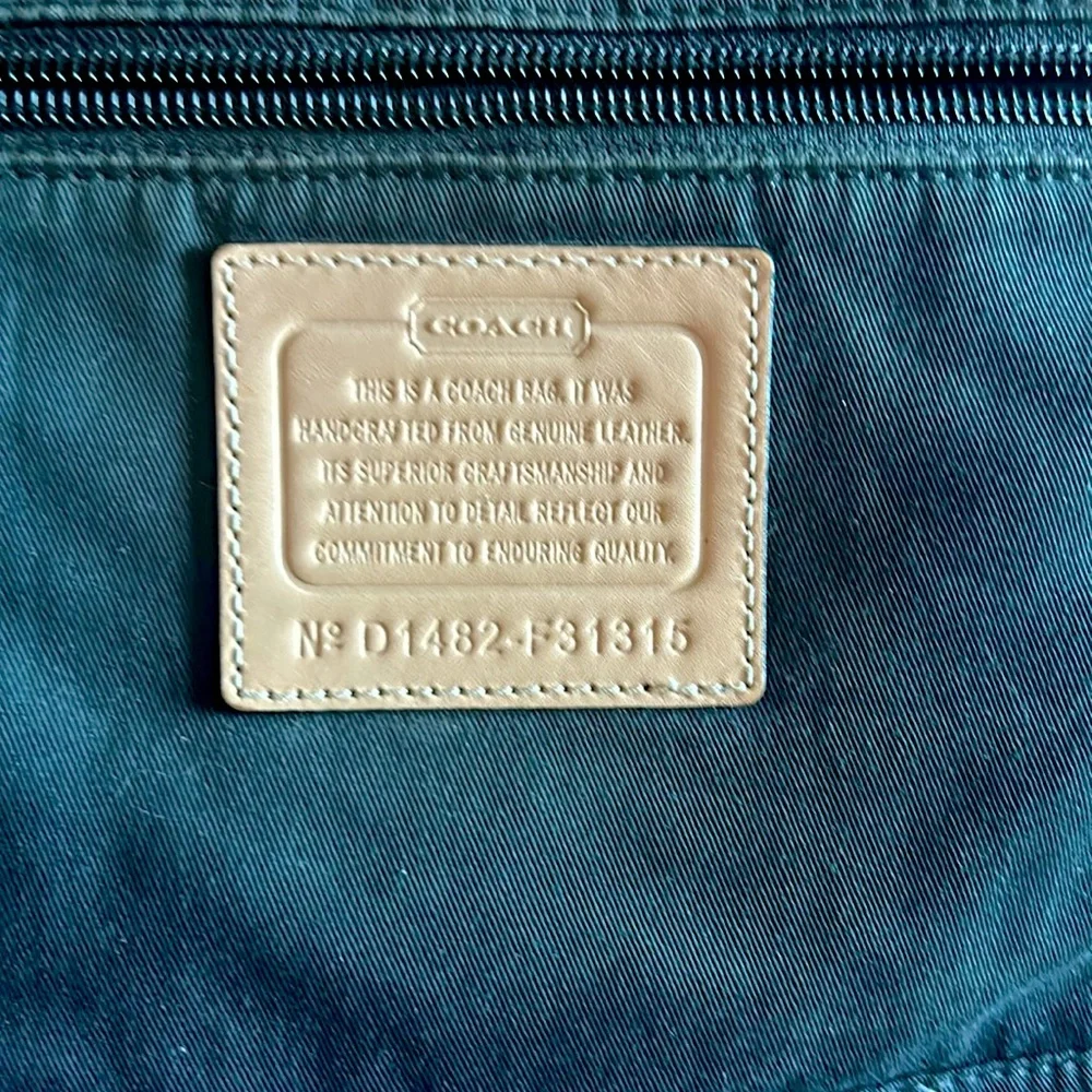 Authentic Coach handbag - Picture 4 of 6